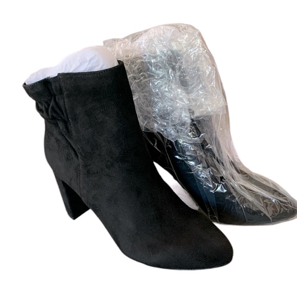 COMFORT VIEW I 3” Saffron Pointed Toe Boots - Picture 5 of 10